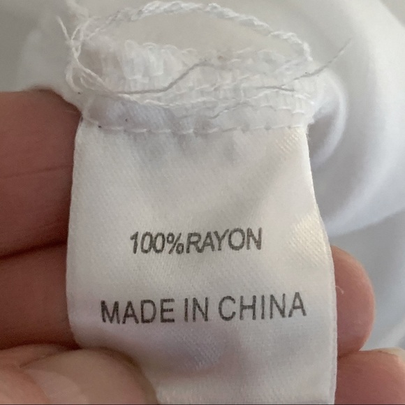 LF Rumor Boutique Flowy Off the Shoulder White Crop Top Size Medium - Picture 12 of 14